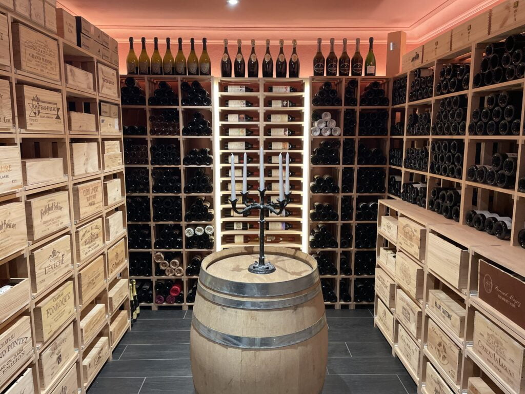 Weinkeller Einrichtung - Auf Mass und mit Beleuchtung